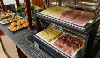 Hotel Gran Legazpi - 1