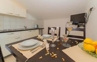 Apartment in Pakoštane with pool access, terrace, air conditioning, Wi-Fi, 3548-1 - Pakoštane - 2