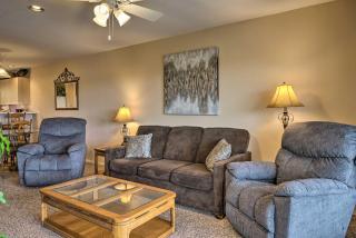 Champions Retreat Condo Near 76 Strip - 4