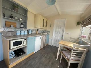 Kevara Shepherds Hut - 8