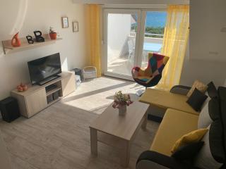 Apartments Lucie - Biograd na Moru - 0