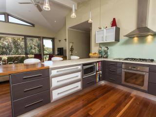 Tura Beachhouse in Dolphin Cove - 7