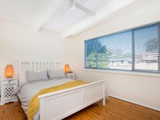 Beachwood - Firepit - Pet Friendly - 2 Mins Walk to the Beach - Callala Beach - 4