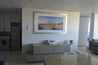 Accommodation Front - Classy 4 Sleeper with Ocean Views - Durban - 5