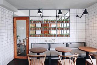 Oon Poshtel x Cafe - 8