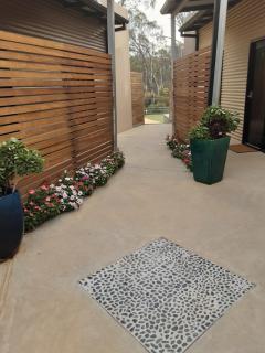 Adelphi Apartment 2- Poolside or Apartment 2A- King Studio - Echuca - 8