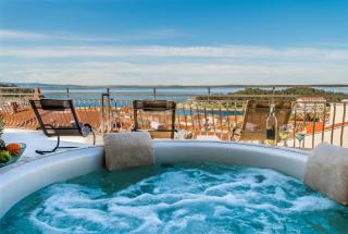 Rooftop Penthouse - Private Hottub & Duplex Whirlpool - Makarska - 8