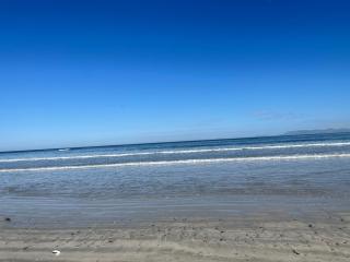 Jackie’s 3 bedroomed secure beach front apartment Strand Golden Mile - 6