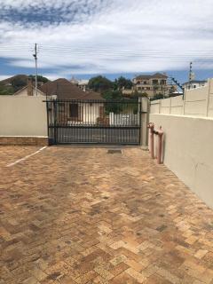 Jackie’s 3 bedroomed secure beach front apartment Strand Golden Mile - Strand - 3