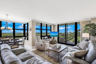 Beachfront condo with wrap around balcony/pool/gym - 6