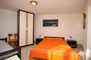 Apartments by the sea Marusici, Omis - 8632 - Mimice - 1