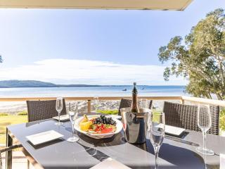 Pelican Sands 2 fantastic waterfront unit with pool and air conditioning - 7