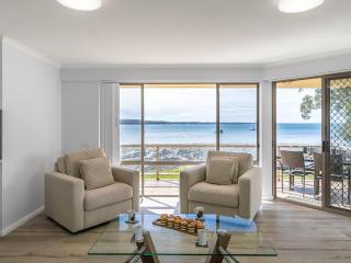 Pelican Sands 2 fantastic waterfront unit with pool and air conditioning - Soldiers Point - 1
