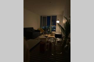 Deluxe Flat with Great Views - Croydon - 8