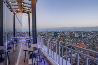 Goldvitel Hotel Surabaya - Surabaya - 2
