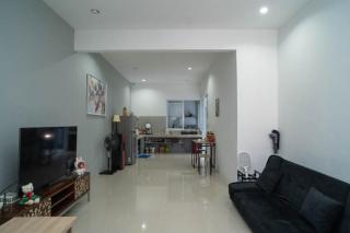 Nina House near Taman Budaya Sentul RedPartner - 1