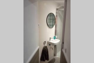 M2 Cool apartment next to metro. 15m to center - 4