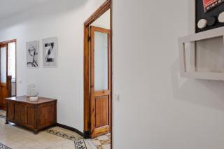 Piazza Concordia Apartment with Balcony - 1