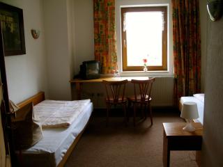 Landhotel Goldener Becher - Limbach - Oberfrohna - 1