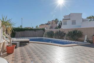Stunning five bedroom Villa with fabulous swimming pool. - Villamartin - 8