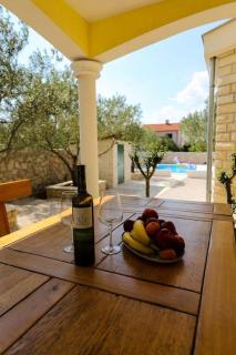 Holiday house in Drage with terrace, air conditioning, WiFi, washing machine (4884-1) - Drage - 1