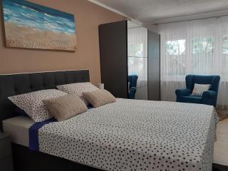 Apartment Hana with a private Pool - Malinska - 3