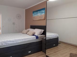 Apartment Hana with a private Pool - Malinska - 7