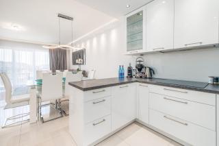 Stylish Vacation Apartment with Parking in Międzyzdroje by Noclegi Renters - Międzyzdroje - 3