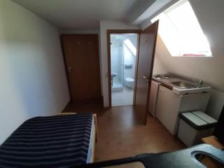 Biberach-Riss-Zimmer-frei, Einzel-Zimmer Bad Küche - Birkenhard - 0