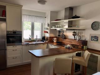 Villa Dora - Mediterranean family house for 9 with private garden, BBQ, sea view and private parking for 4 cars - 6