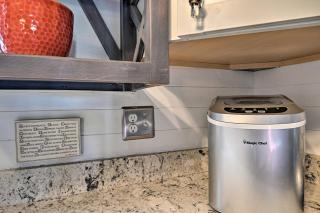 Eclectic Condo with Balcony 1 Block to Beach! - 1