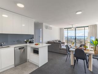 The Landmark 211 Resort Style holiday with pool games room and restaurant - Nelson Bay - 4