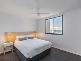 The Landmark 211 Resort Style holiday with pool games room and restaurant - Nelson Bay - 7
