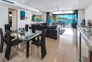 Edge 5 Oceanfront 3-Bedroom Apartment - Featuring an Infinity Pool, Spa Bath, Buggy and Valet Service - Hamilton Island - 6