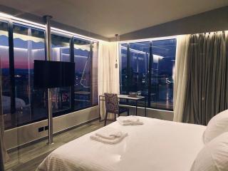 Deluxe Room 01 - 2