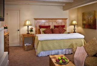 Carmel Country Inn - 7