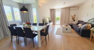 Villa Elysium - Family House with Heated Pool - 7