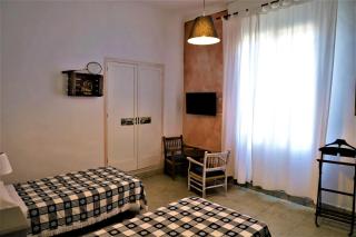 Hostal Montsoliu - 7
