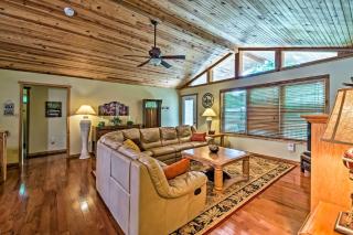 Charming Getaway with Lake Cumberland Views! - Snow - 6