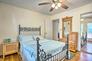 Charming Hampton Bays Home 5 Mi to Coopers Beach - 1