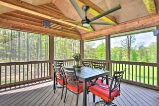 Dogs Welcome Secluded Oakland Gem with Hot Tub - Oakland - 9