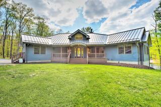 Dogs Welcome Secluded Oakland Gem with Hot Tub - Oakland - 8