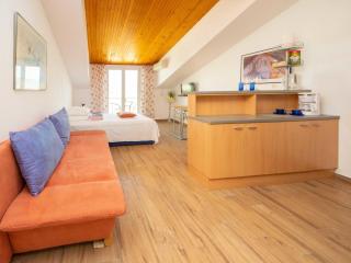 Apartment Šarić-2 by Interhome - 4