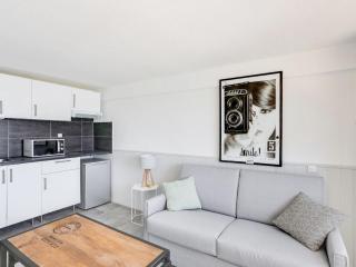 Studio Les Sables d'Aiguebelle-2 by Interhome - Aigue-Belle - 2