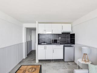 Studio Les Sables d'Aiguebelle-2 by Interhome - Aigue-Belle - 1