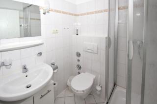 strandnah, mit Balkon und AHOI Erlebnisbad in Sellin gratis - Villa Strandmuschel FeWo 08 - Göhren - 2
