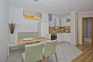 Ferienwohnung mit Balkon, gratis Nutzung vom AHOI Erlebnisbad und Sauna in Sellin - Haus Strandeck FeWo 07 - Göhren - 3