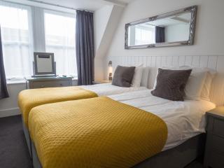 Carlton Hotel - 9