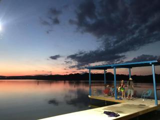 Valentine Lakeside - Kingsland - 2