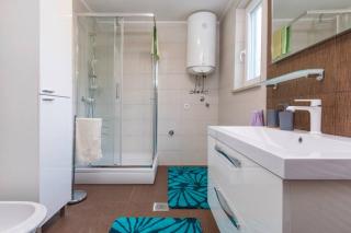 Predivan novouređeni apartman u blizini mora - Banjole - 9